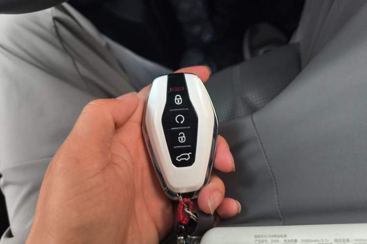 Used JETOUR X90 PRO 2024 1.6T DCT Luxury Edition 7-Seater Vehicle Key