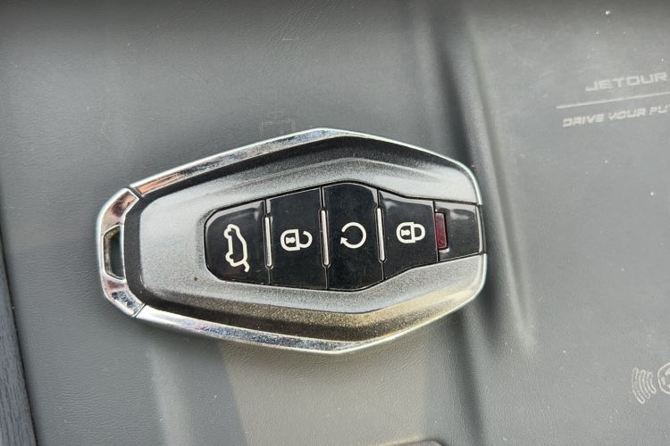 Used JETOUR X90 PRO 2024 2.0T DCT Luxury Edition 5 Seats Vehicle Key