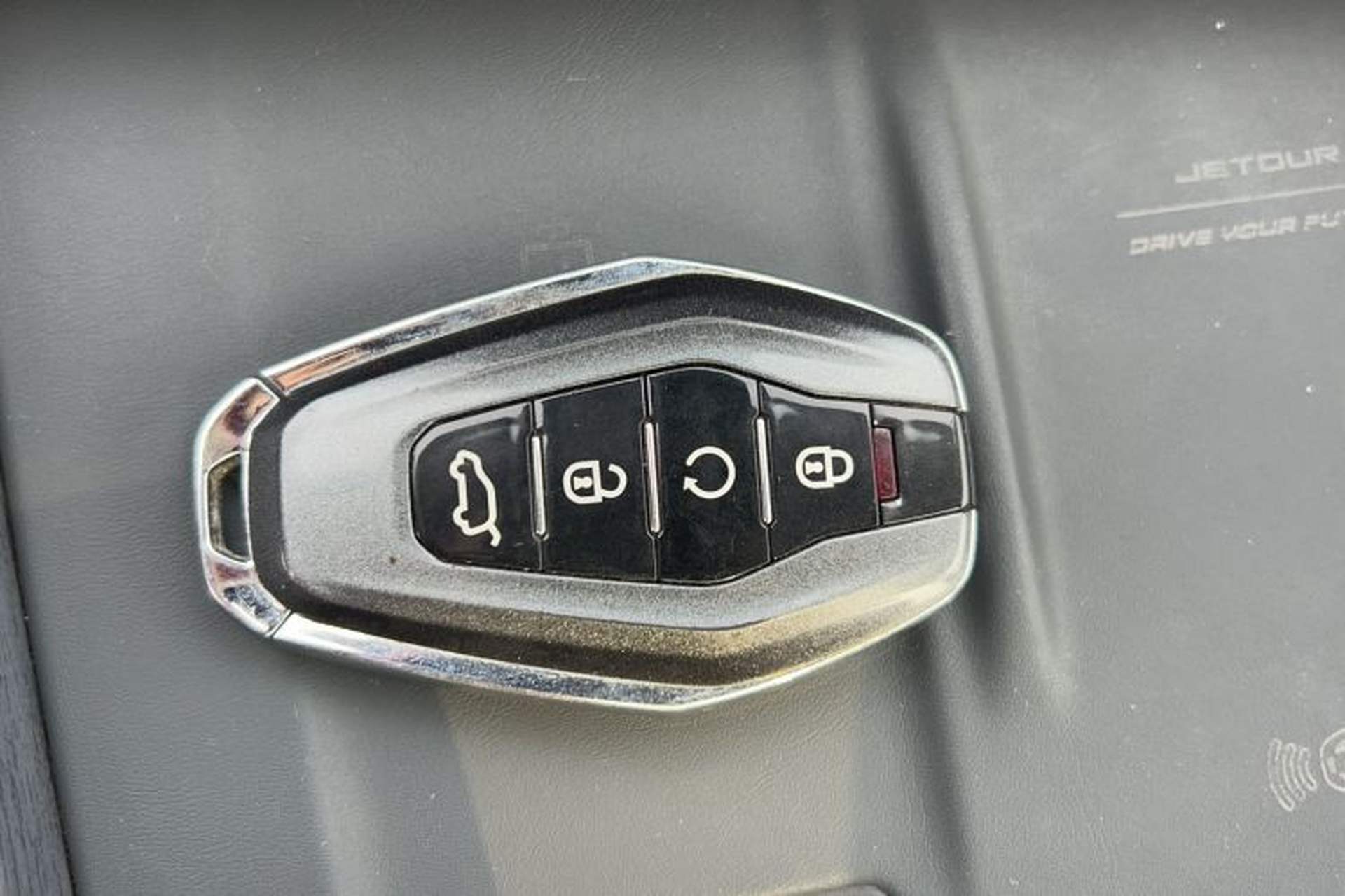 Used JETOUR X90 PRO 2024 2.0T DCT Luxury Edition 5 Seats Vehicle Key