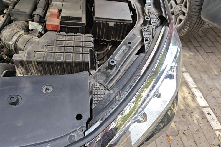 Used JETOUR X95 2020 1.6T DCT Discovery Pro Edition 5-seater Engine Bay Left