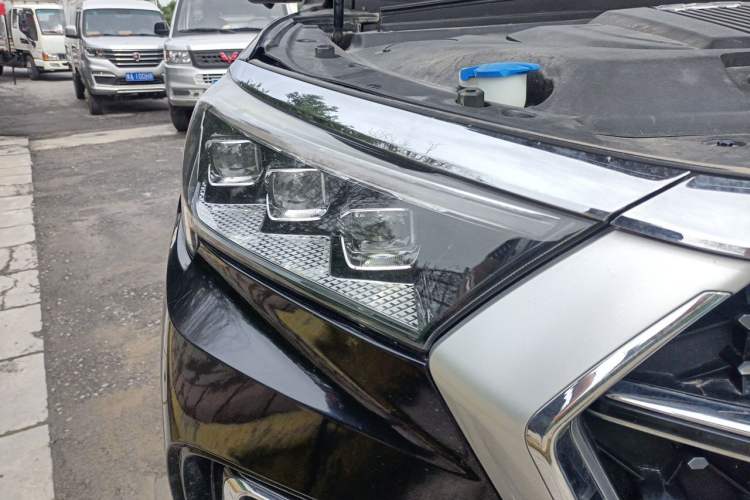 Used JETOUR X95 2020 1.6T DCT Conquer Pro Edition 7 Seats Right Front Headlight