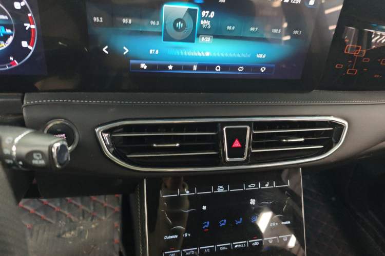 Used JETOUR X95 2020 1.6T DCT Exploration Pro Edition 5-seater Audio And AC Panel
