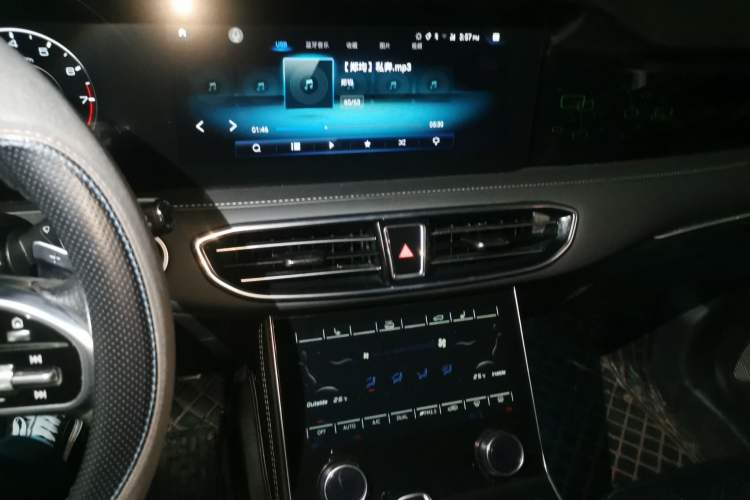 Used JETOUR X95 2020 1.6T DCT Exploration Pro Edition 5-seater Audio And AC Panel