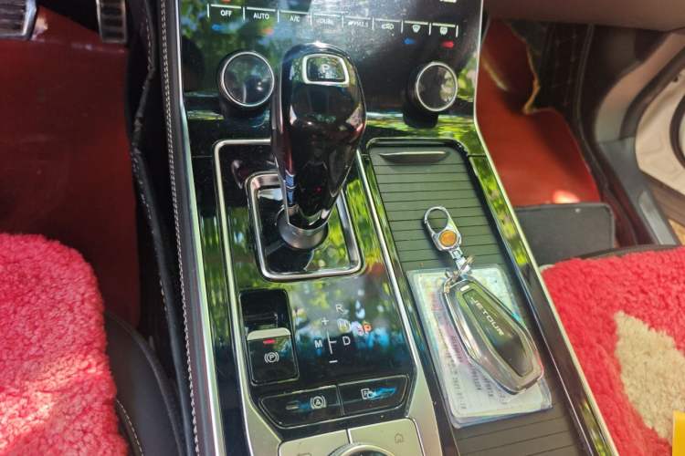 Used JETOUR X95 2020 1.6T DCT Exploration Pro Edition 6-seater Gear Lever