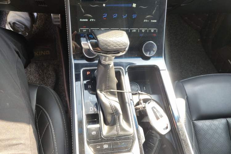 Used JETOUR X95 2020 1.6T DCT Discovery Pro Edition 5-seater Gear Lever