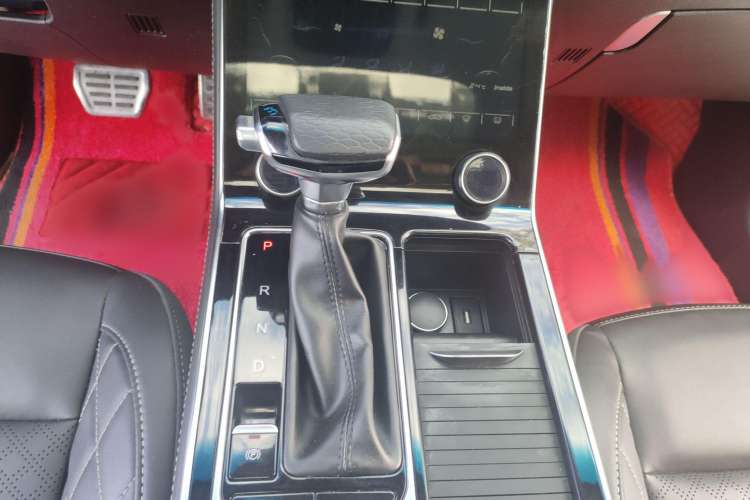 Used JETOUR X95 2020 1.6T DCT Discovery Pro Edition 6-Seater Gear Lever