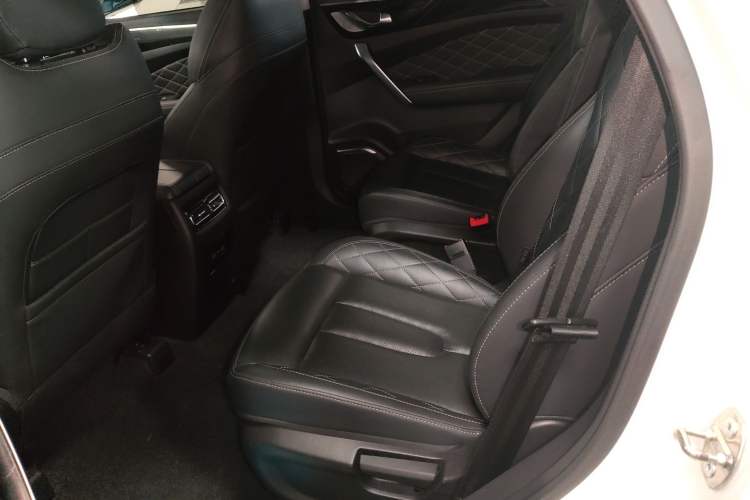 Used JETOUR X95 2020 1.6T DCT Discovery Pro Edition 6-Seater Interior 4