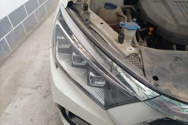 Used JETOUR X95 2020 1.6T DCT Conquer Pro Edition 7 Seats Right Front Headlight