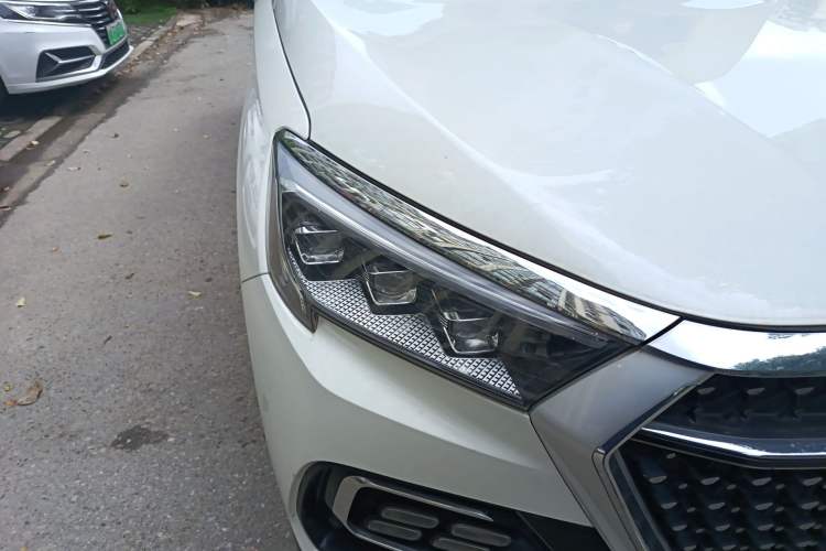 Used JETOUR X95 2020 1.6T DCT Conquer Pro Edition 7 Seats Right Front Headlight
