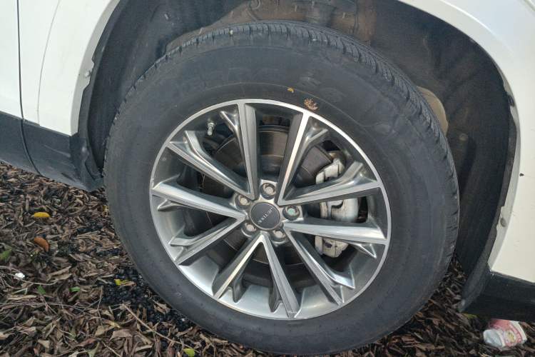 Used JETOUR X95 2020 1.5T Manual Discovery Edition 5 Seats Right Front Wheel Hub
