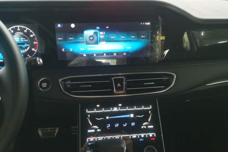 Used JETOUR X95 2022 1.6T DCT Chieftain Edition 5 Seats Audio And AC Panel