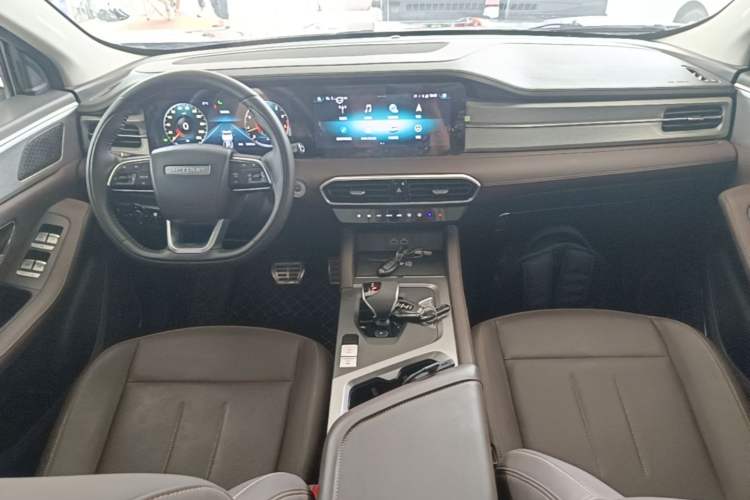 Used JETOUR X95 2023 1.6T DCT Era Edition 7-Seater Center Console