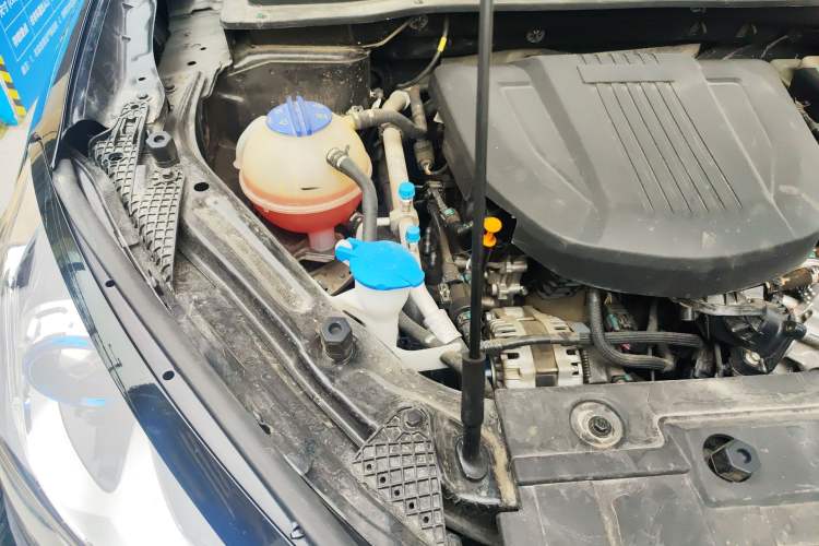 Used JETOUR X95 2023 1.6T DCT Era Edition 7-Seater Engine Bay Right
