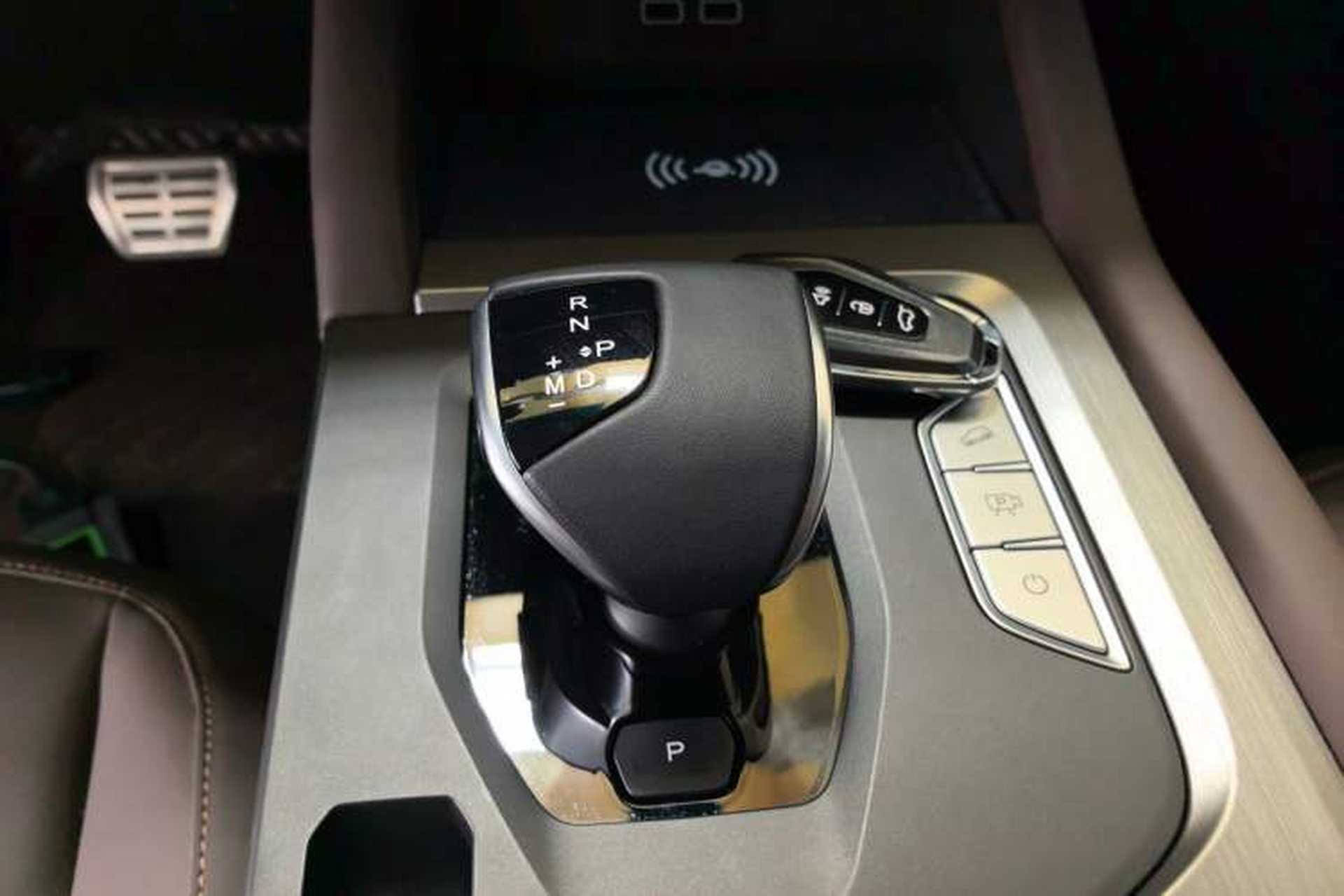 Used JETOUR X95 2023 1.6T DCT Era Edition 7-Seater Gear Lever