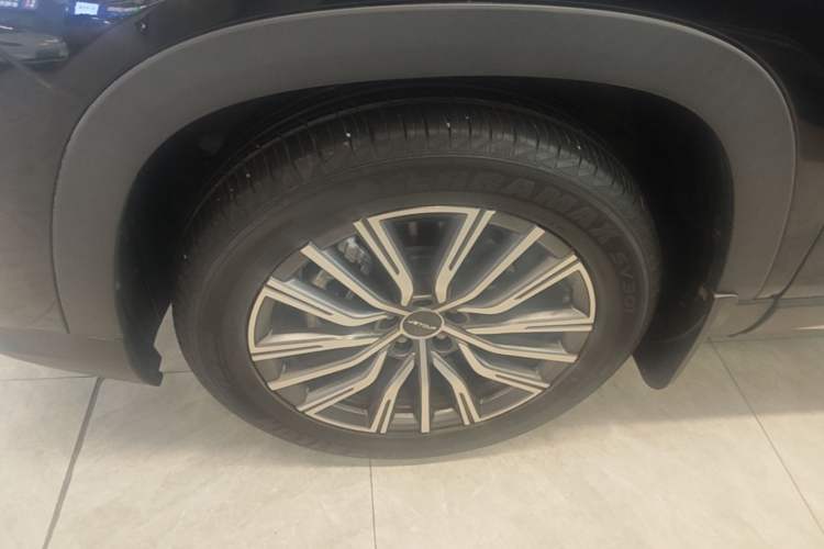 Used JETOUR X95 2023 1.6T DCT Era Edition 7-Seater Left Front Wheel Hub