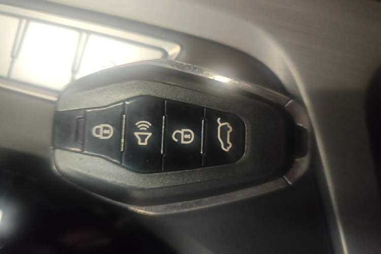 Used JETOUR X95 2023 1.6T DCT Era Edition 7-Seater Vehicle Key