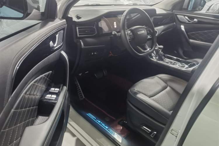 Used JETOUR X95 2023 Revised 1.6T DCT Ultimate Edition 7 Seats Interior 5