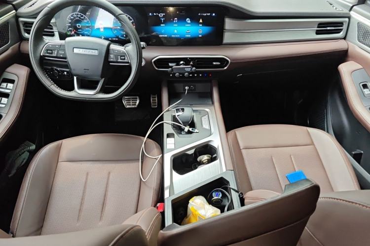 Used JETOUR X95 2024 1.6T DCT Era Edition 7-Seater Center Console