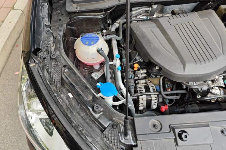 Used JETOUR X95 2024 1.6T DCT Era Edition 7-Seater Engine Bay Right