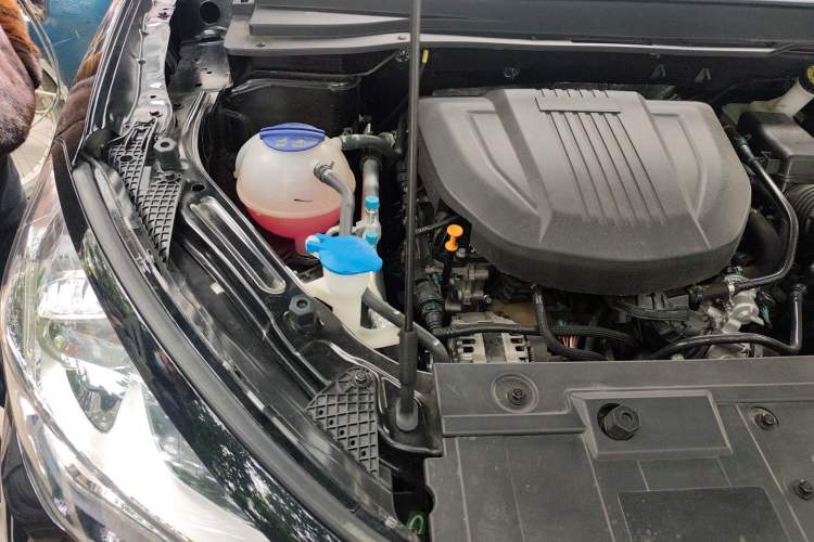 Used JETOUR X95 2024 1.6T DCT Era Edition 7-Seater Engine Bay Right