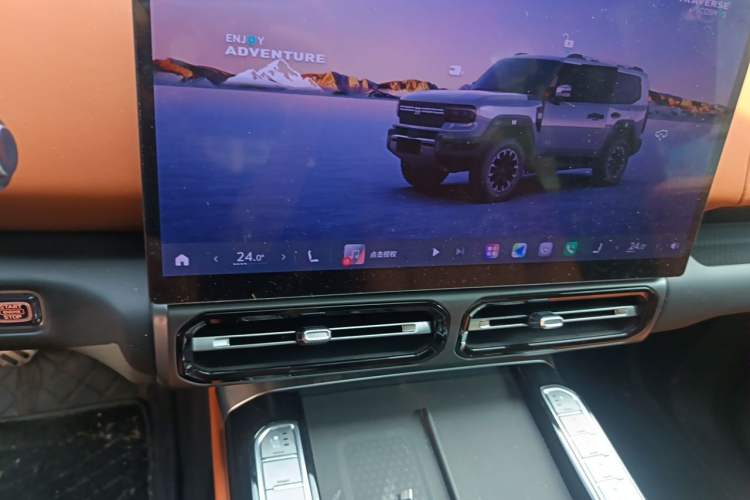 Used Jetour Zongheng G700 Trailblazer 2025 Model Zong Ye Edition 6-seater Audio And AC Panel