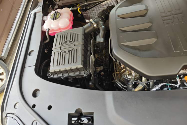Used Jetour Zongheng G700 Trailblazer 2025 Model Xiangjing Edition 6-seater Engine Bay Right