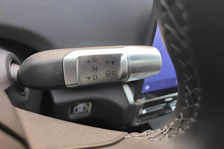 Used Jetour Zongheng G700 Trailblazer 2025 Model Xiangjing Edition 6-seater Gear Lever