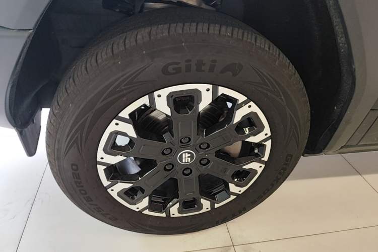Used Jetour Zongheng G700 Trailblazer 2025 Model Xiangjing Edition 6-seater Left Front Wheel Hub