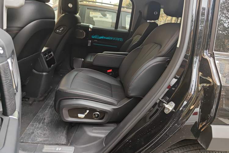 Used Jetour Zongheng G700 Trailblazer 2025 Model Xiangjing Edition 6-seater Left Rear Seat