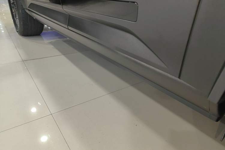 Used Jetour Zongheng G700 Trailblazer 2025 Model Xiangjing Edition 6-seater Left Side Sill