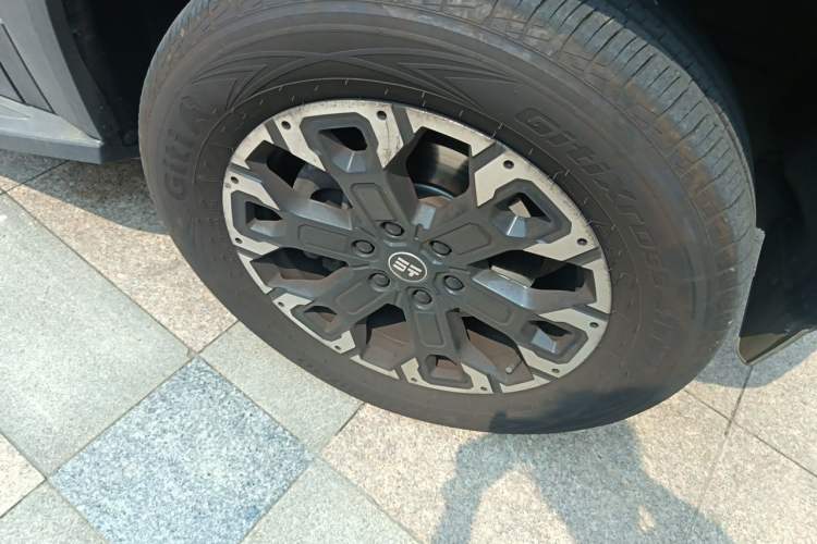 Used Jetour Zongheng G700 Trailblazer 2025 Model Zong Ye Edition 6-seater Right Front Wheel Hub