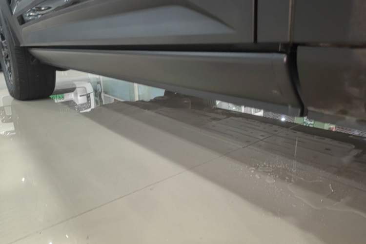Used Jetour Zongheng G700 Trailblazer 2025 Model Xiangjing Edition 6-seater Right Side Sill