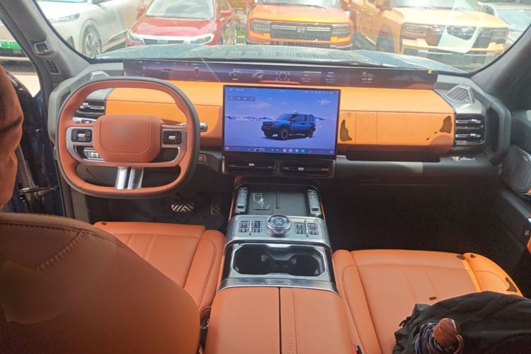 Used Jetour Zongheng G700 Trailblazer 2025 Model Xiangjing Edition 6-seater Center Console