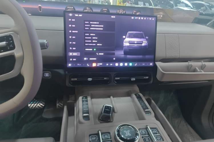 Used Jetour Zongheng G700 Trailblazer 2025 Model Zong Ye Edition 6-seater Audio And AC Panel