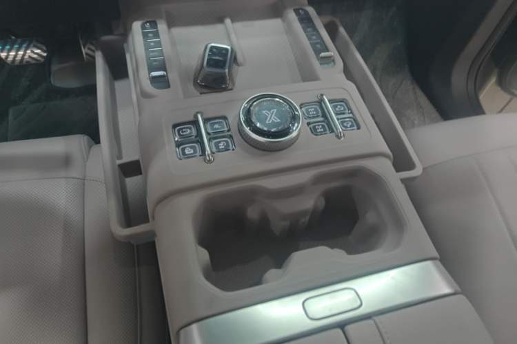 Used Jetour Zongheng G700 Trailblazer 2025 Model Zong Ye Edition 6-seater Gear Lever