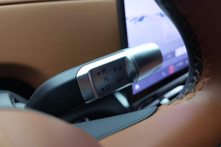Used Jetour Zongheng G700 Trailblazer 2025 Model Xiangjing Edition 5-seater Gear Lever