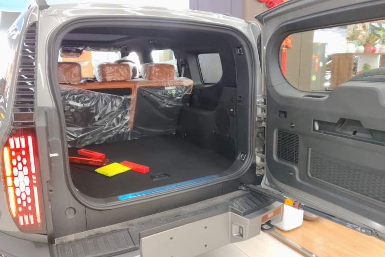 Used Jetour Zongheng G700 Trailblazer 2025 Model Tan Ye Edition Trunk