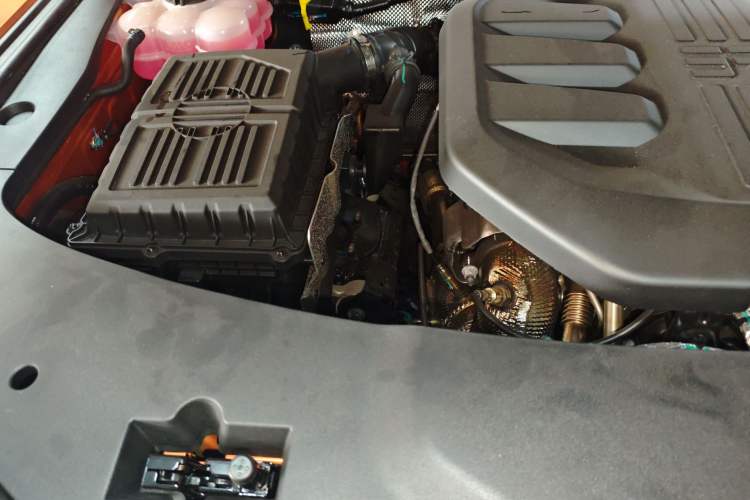 Used Jetour Zongheng G700 Trailblazer 2025 Model Zong Ye Edition 5-seater Engine Bay Right