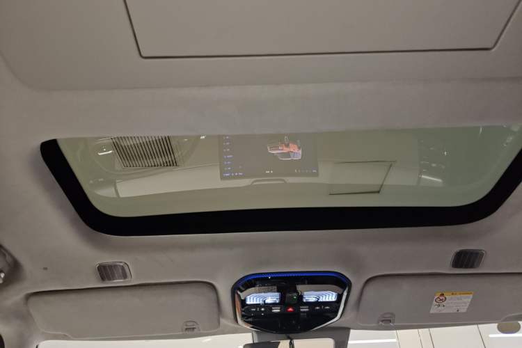 Used Jetour Zongheng G700 Trailblazer 2025 Model Xiangjing Edition 6-seater Headliner