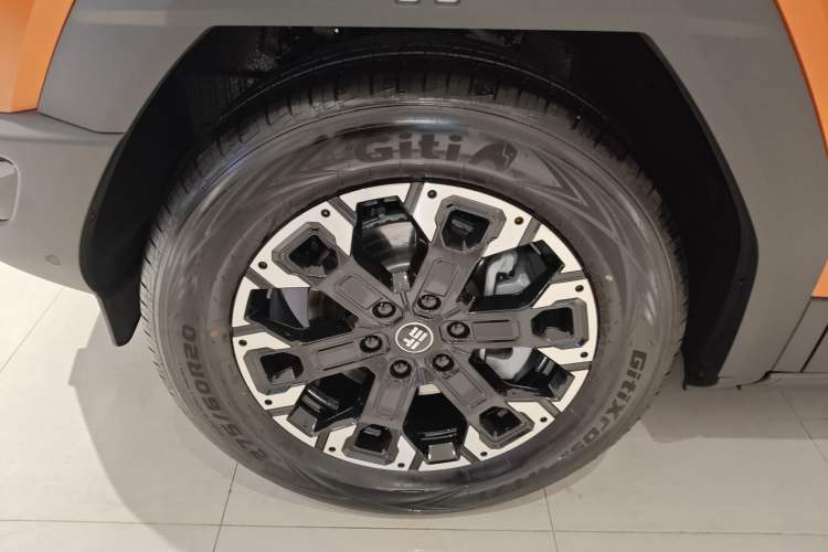 Used Jetour Zongheng G700 Trailblazer 2025 Model Xiangjing Edition 6-seater Left Front Wheel Hub