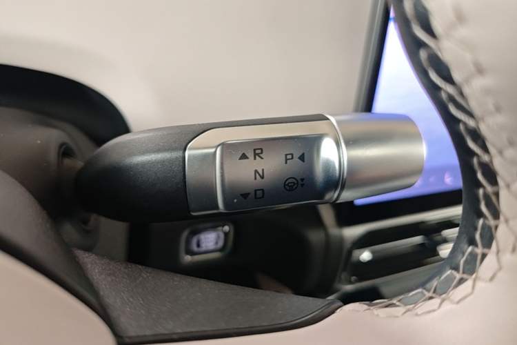 Used Jetour Zongheng G700 Trailblazer 2025 Model Xiangjing Edition 6-seater Gear Lever