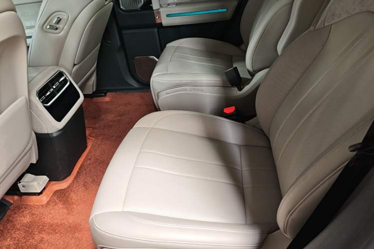Used Jetour Zongheng G700 Trailblazer 2025 Model Xiangjing Edition 6-seater Left Rear Seat