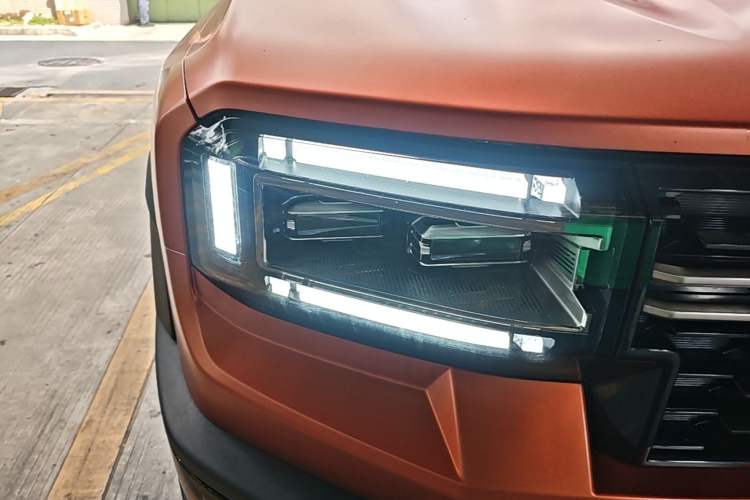Used Jetour Zongheng G700 Trailblazer 2025 Model Xiangjing Edition 6-seater Right Front Headlight