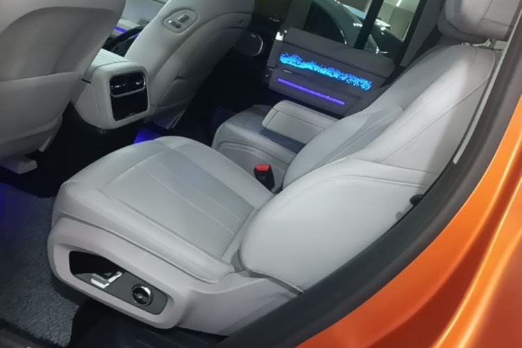 Used Jetour Zongheng G700 Trailblazer 2025 Model Xiangjing Edition 6-seater Left Rear Seat