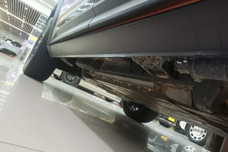 Used Jetour Zongheng G700 Trailblazer 2025 Model Xiangjing Edition 6-seater Left Side Sill
