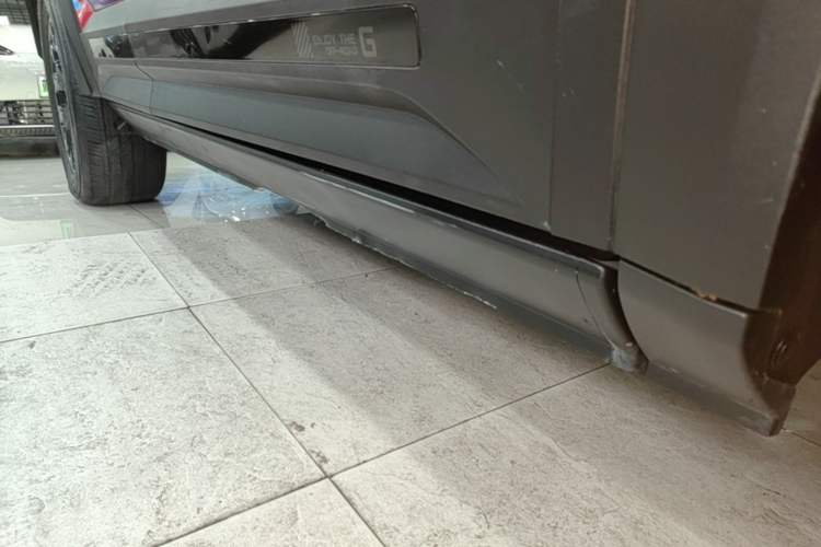 Used Jetour Zongheng G700 Trailblazer 2025 Model Xiangjing Edition 6-seater Right Side Sill