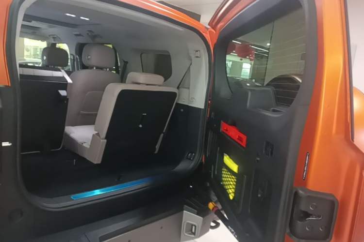 Used Jetour Zongheng G700 Trailblazer 2025 Model Xiangjing Edition 6-seater Trunk