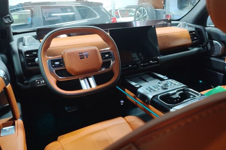 Used Jetour Zongheng G700 Trailblazer 2025 Model Xiangjing Edition 6-seater Center Console