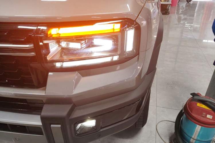 Used Jetour Zongheng G700 Trailblazer 2025 Model Xiangjing Edition 6-seater Left Front Headlight