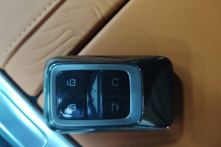 Used Jetour Zongheng G700 Trailblazer 2025 Model Xiangjing Edition 6-seater Vehicle Key